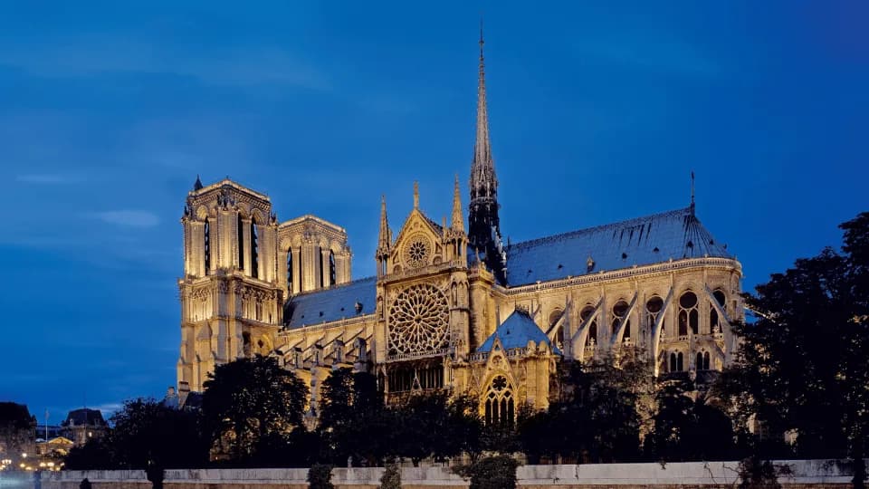 Notre-Dame de Paris – Exterior tour with free entry - Image 1
